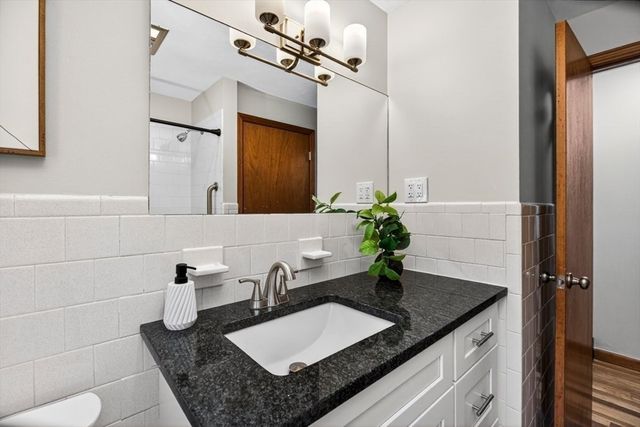 60 Pinedale St, Southbridge, MA 01550