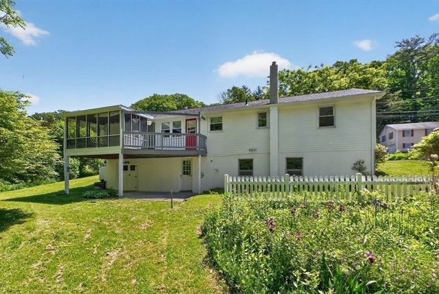 60 Pinedale St, Southbridge, MA 01550