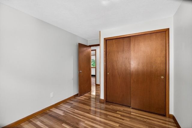 60 Pinedale St, Southbridge, MA 01550