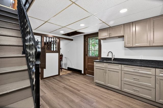 60 Pinedale St, Southbridge, MA 01550