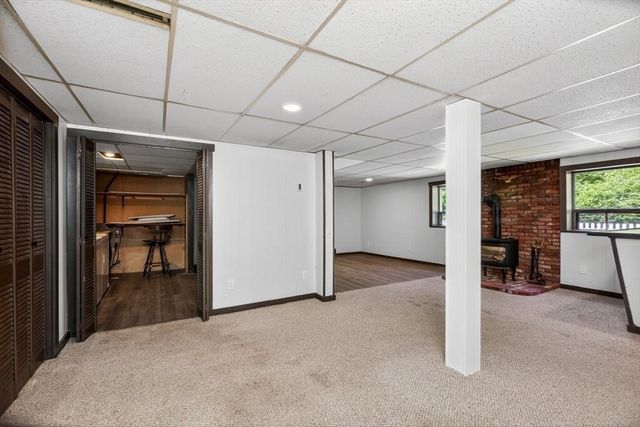 60 Pinedale St, Southbridge, MA 01550