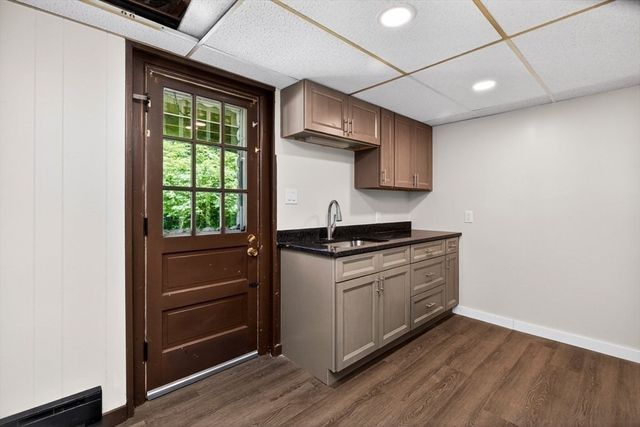 60 Pinedale St, Southbridge, MA 01550