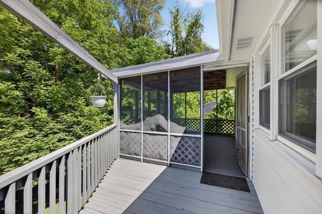 60 Pinedale St, Southbridge, MA 01550