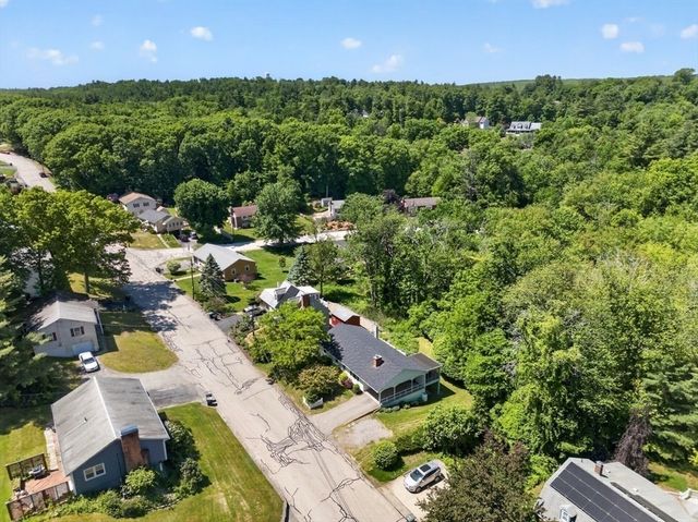 60 Pinedale St, Southbridge, MA 01550