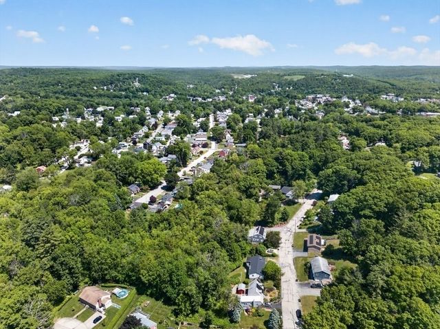 60 Pinedale St, Southbridge, MA 01550