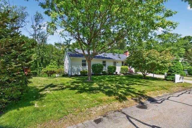 60 Pinedale St, Southbridge, MA 01550