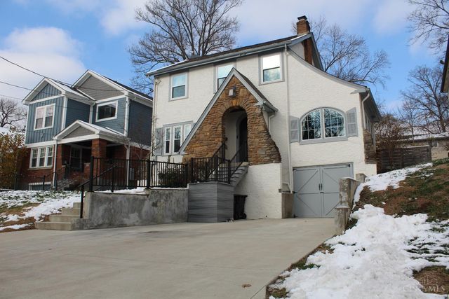 3110 Kinmont Street, Cincinnati, OH 45208