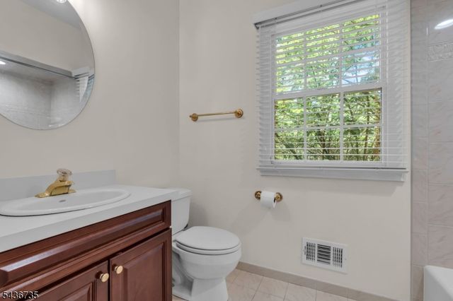 66 Beachmont Terrace, North Caldwell Boro, NJ 07006
