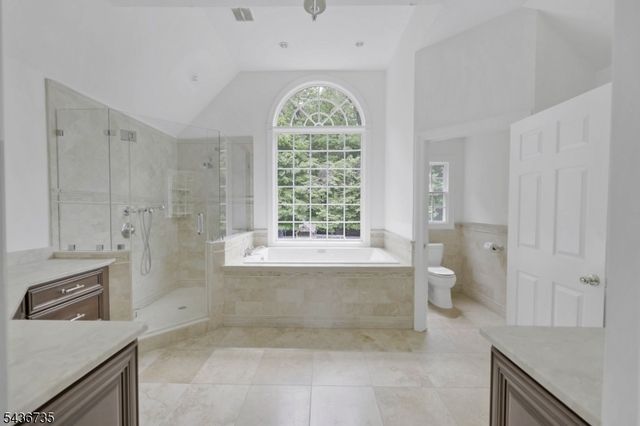 66 Beachmont Terrace, North Caldwell Boro, NJ 07006