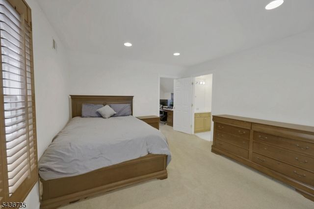66 Beachmont Terrace, North Caldwell Boro, NJ 07006