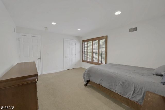 66 Beachmont Terrace, North Caldwell Boro, NJ 07006