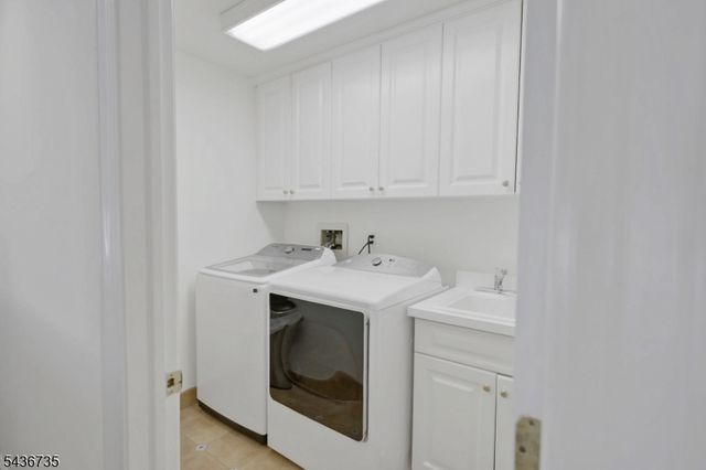 66 Beachmont Terrace, North Caldwell Boro, NJ 07006