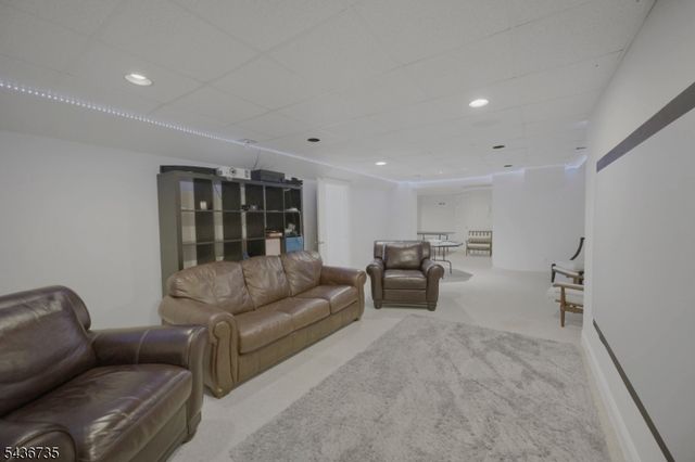 66 Beachmont Terrace, North Caldwell Boro, NJ 07006