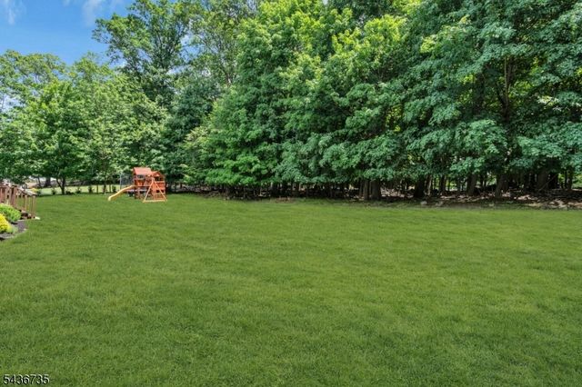 66 Beachmont Terrace, North Caldwell Boro, NJ 07006
