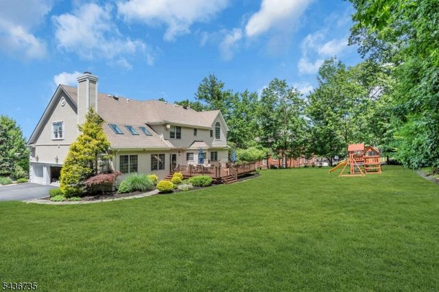66 Beachmont Terrace, North Caldwell Boro, NJ 07006