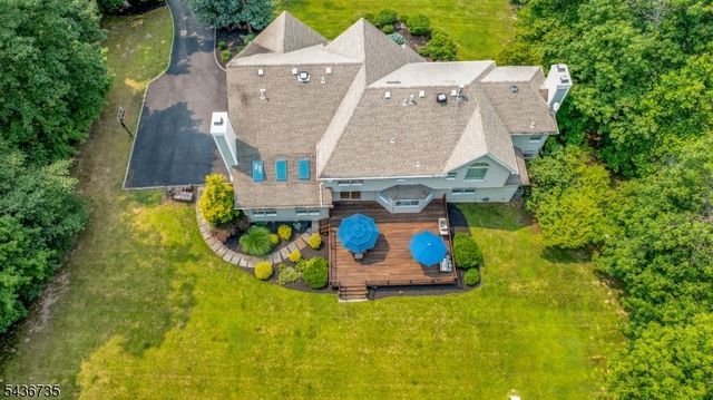 66 Beachmont Terrace, North Caldwell Boro, NJ 07006