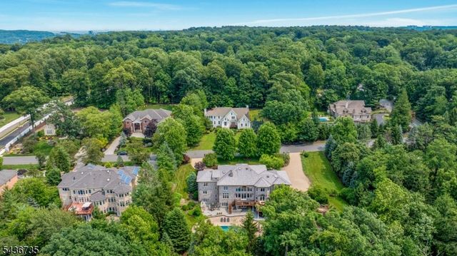 66 Beachmont Terrace, North Caldwell Boro, NJ 07006