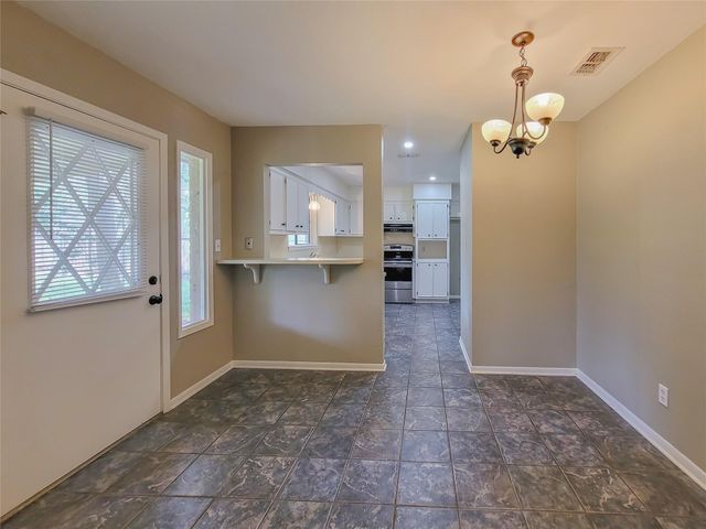 214 Williamsburg Avenue, Victoria, TX 77904