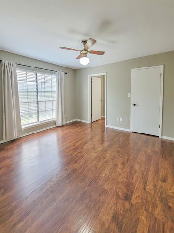 214 Williamsburg Avenue, Victoria, TX 77904