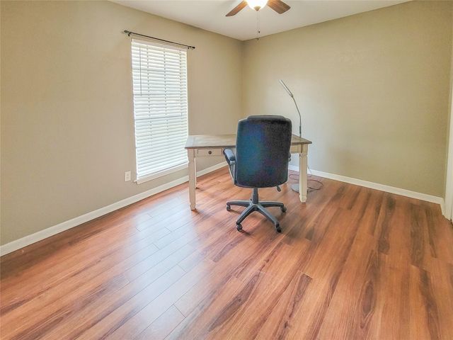 214 Williamsburg Avenue, Victoria, TX 77904