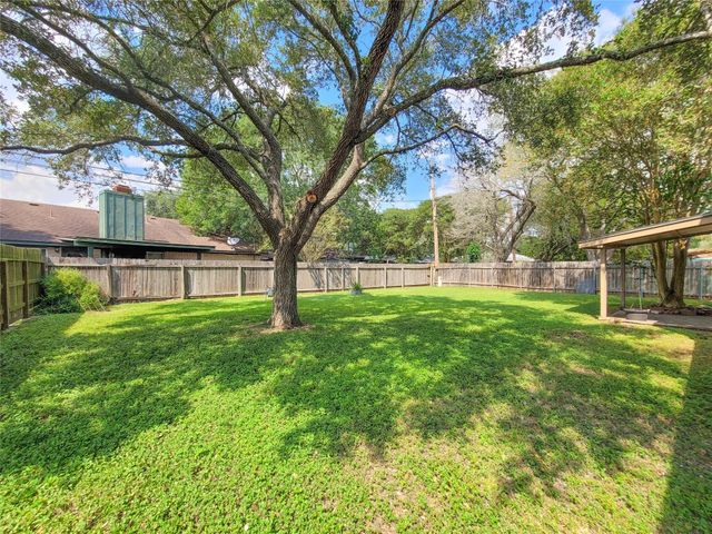 214 Williamsburg Avenue, Victoria, TX 77904