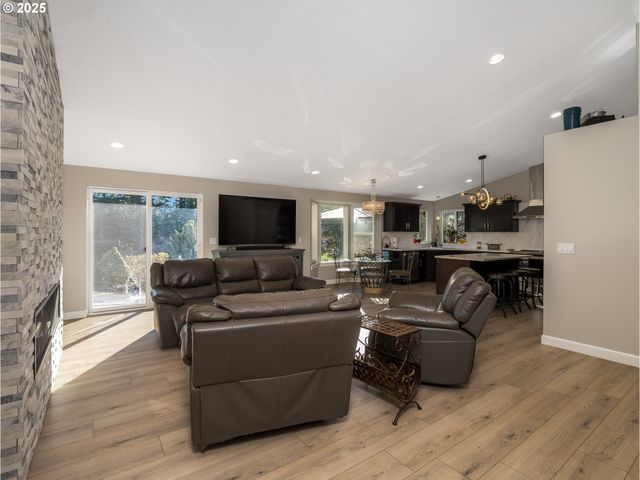 17200 Ne SLOPE Ln, Newberg, OR 97132