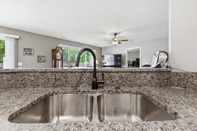 1220 N 29TH Street, Council Bluffs, IA 51501