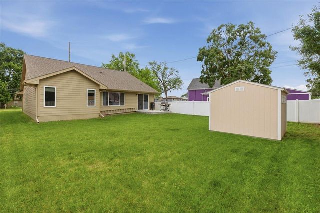 1220 N 29TH Street, Council Bluffs, IA 51501