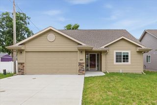 1220 N 29TH Street, Council Bluffs, IA 51501