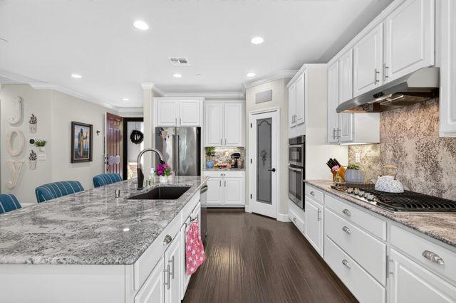 1370 Chestnut Hill Dr, Manteca, CA 95336