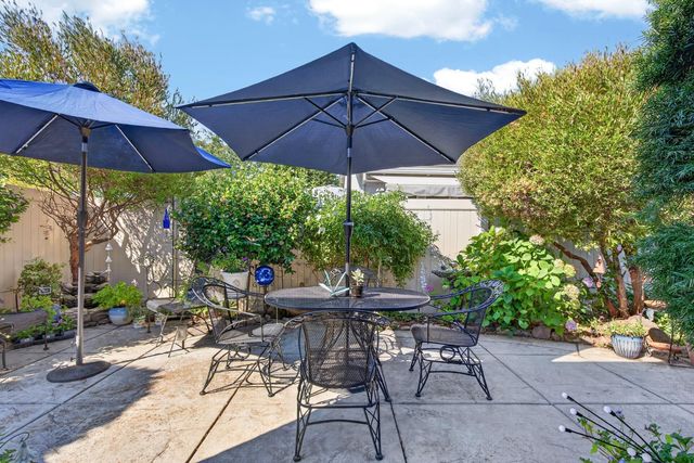 1370 Chestnut Hill Dr, Manteca, CA 95336