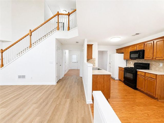 8835 Grappe Trace, Suwanee, GA 30024