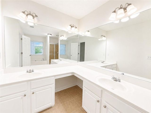 8835 Grappe Trace, Suwanee, GA 30024