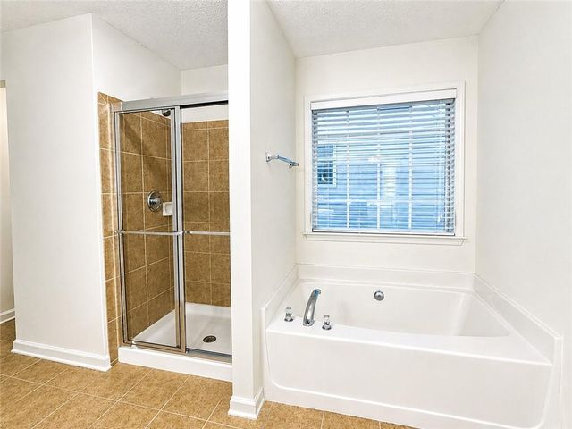 8835 Grappe Trace, Suwanee, GA 30024