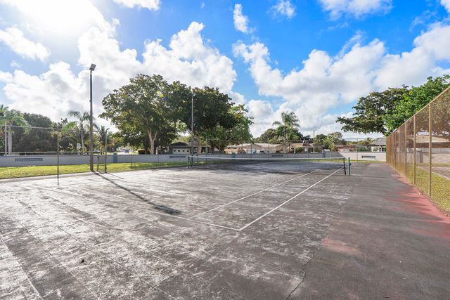 5020 SW 11th Street, Margate, FL 33068