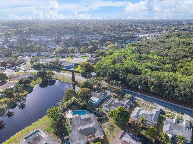 5020 SW 11th Street, Margate, FL 33068