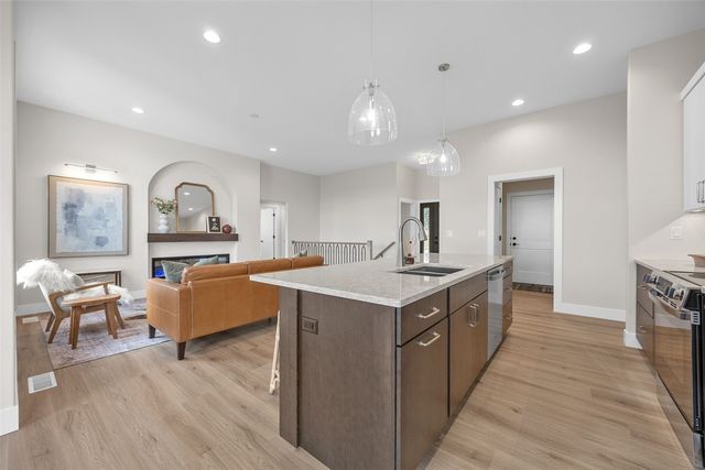 717 Pointer Circle, Center Point, IA 52213