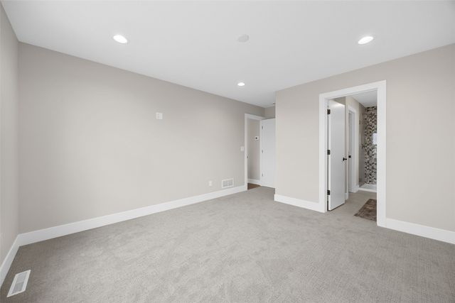 717 Pointer Circle, Center Point, IA 52213