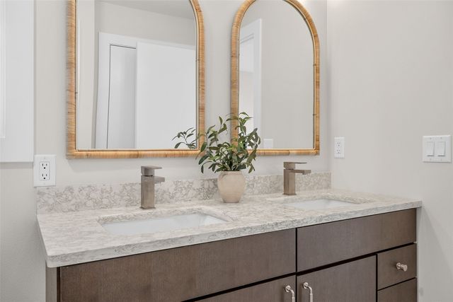 717 Pointer Circle, Center Point, IA 52213