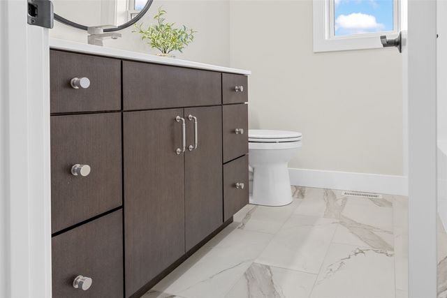 717 Pointer Circle, Center Point, IA 52213