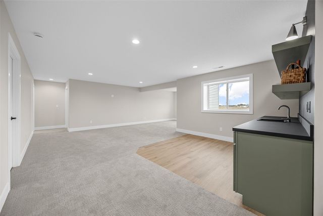 717 Pointer Circle, Center Point, IA 52213