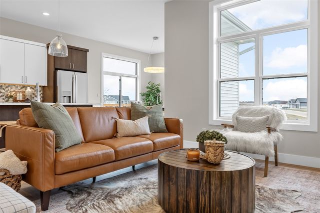 717 Pointer Circle, Center Point, IA 52213