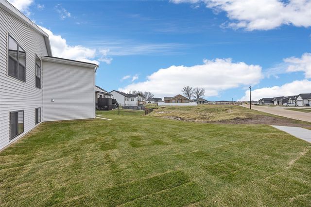 717 Pointer Circle, Center Point, IA 52213