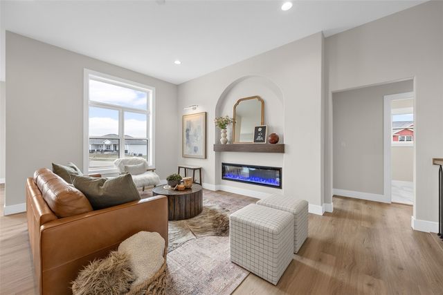 717 Pointer Circle, Center Point, IA 52213