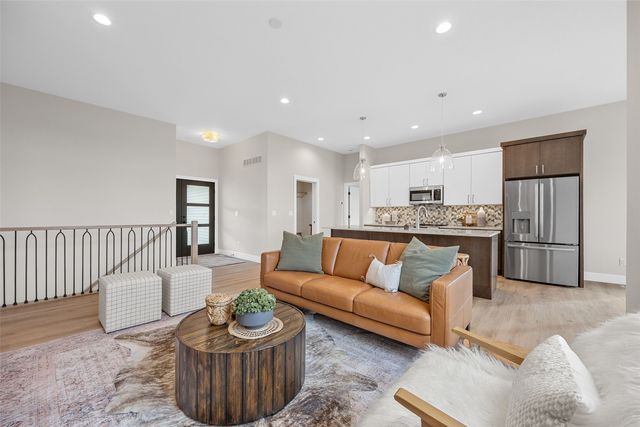 717 Pointer Circle, Center Point, IA 52213