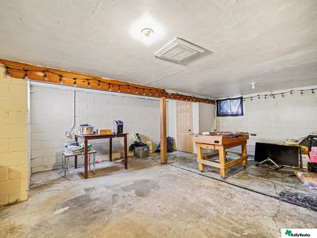 4340 Browne Street, Omaha, NE 68111