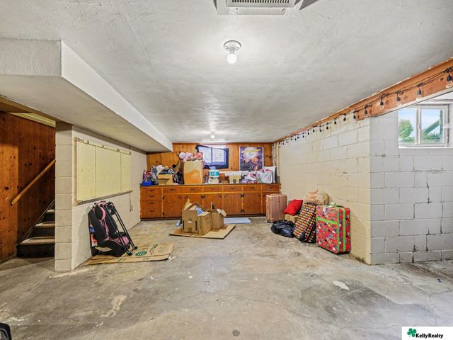 4340 Browne Street, Omaha, NE 68111