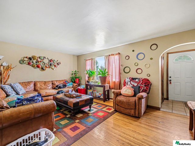 4340 Browne Street, Omaha, NE 68111