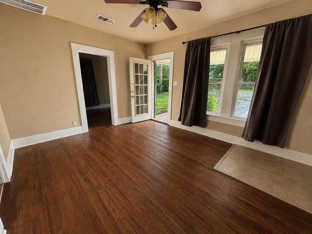 807 S Elm ST, Georgetown, TX 78626