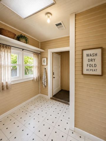 807 S Elm ST, Georgetown, TX 78626